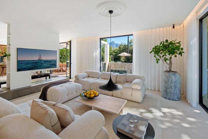 Stylish Modern Villa for Sale in Marbella’s Golf Valley