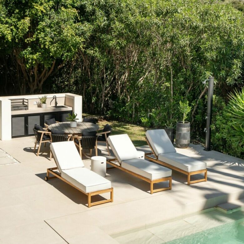 FOR SALE 🏡 New Andalusian-Style Villa with Guest Studio, Pool and Valley Views – La Cerquilla, Nueva Andalucía, Marbella 🇪🇸