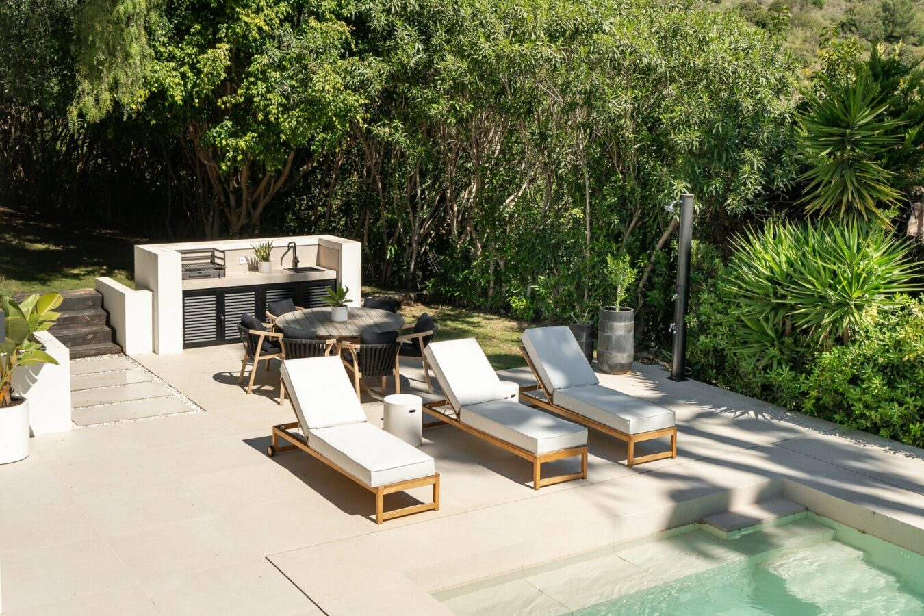 FOR SALE 🏡 New Andalusian-Style Villa with Guest Studio, Pool and Valley Views – La Cerquilla, Nueva Andalucía, Marbella 🇪🇸