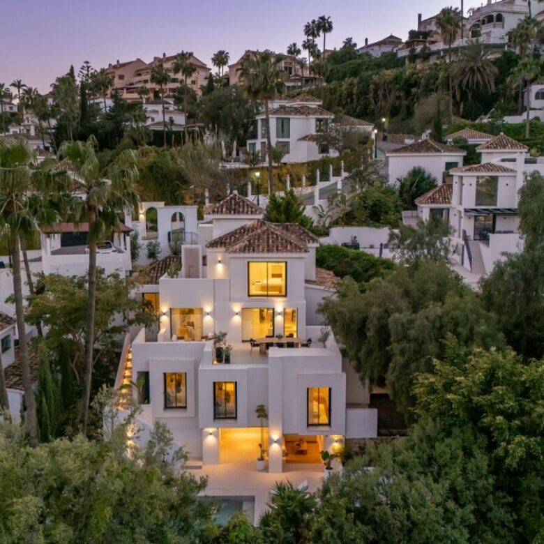 FOR SALE 🏡 New Andalusian-Style Villa with Guest Studio, Pool and Valley Views – La Cerquilla, Nueva Andalucía, Marbella 🇪🇸