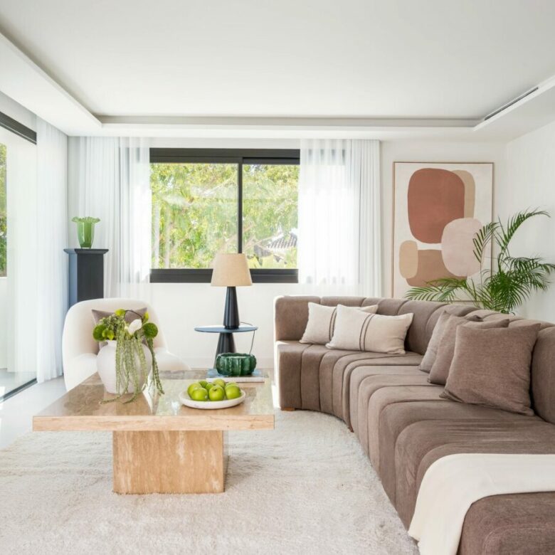 FOR SALE 🏡 New Andalusian-Style Villa with Guest Studio, Pool and Valley Views – La Cerquilla, Nueva Andalucía, Marbella 🇪🇸