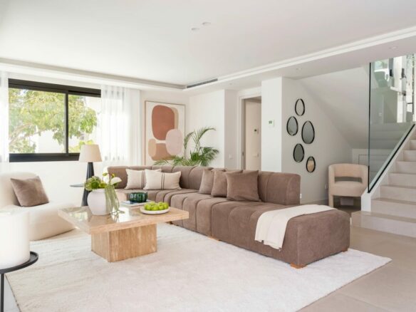 FOR SALE 🏡 New Andalusian-Style Villa with Guest Studio, Pool and Valley Views – La Cerquilla, Nueva Andalucía, Marbella 🇪🇸