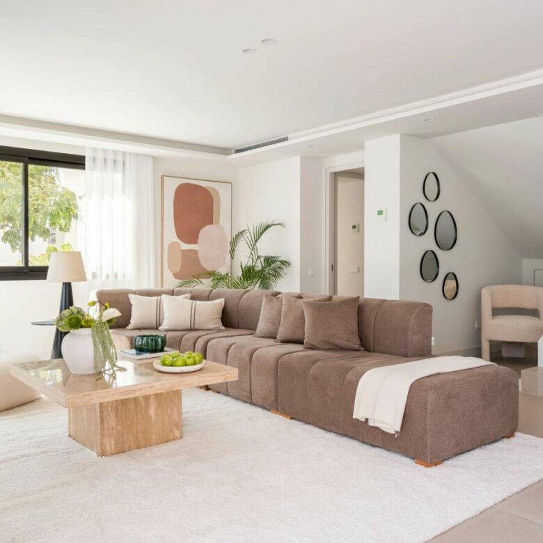 FOR SALE 🏡 New Andalusian-Style Villa with Guest Studio, Pool and Valley Views – La Cerquilla, Nueva Andalucía, Marbella 🇪🇸