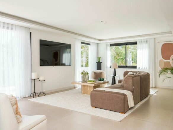 FOR SALE 🏡 New Andalusian-Style Villa with Guest Studio, Pool and Valley Views – La Cerquilla, Nueva Andalucía, Marbella 🇪🇸