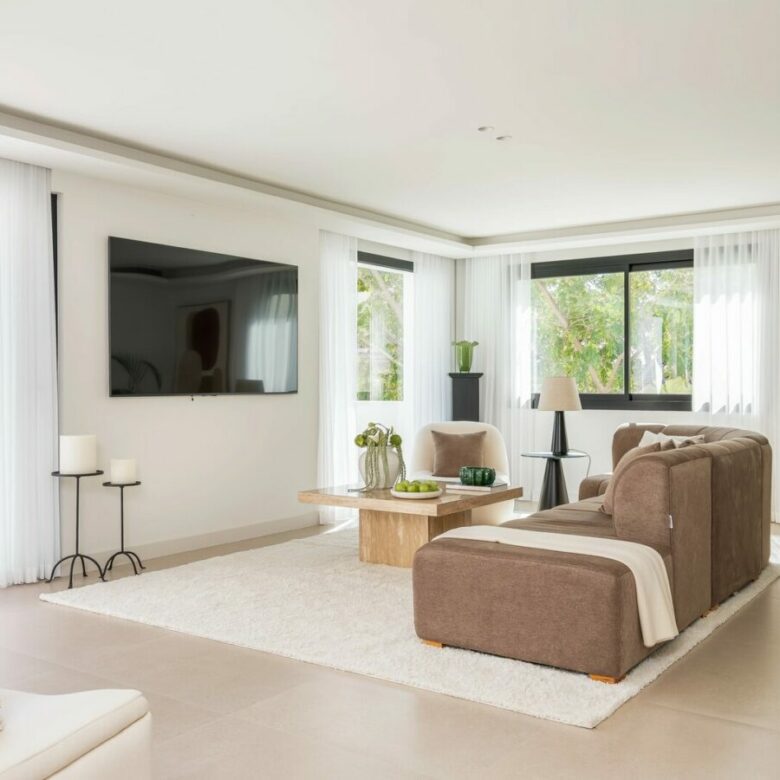 FOR SALE 🏡 New Andalusian-Style Villa with Guest Studio, Pool and Valley Views – La Cerquilla, Nueva Andalucía, Marbella 🇪🇸