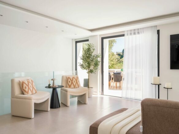 FOR SALE 🏡 New Andalusian-Style Villa with Guest Studio, Pool and Valley Views – La Cerquilla, Nueva Andalucía, Marbella 🇪🇸