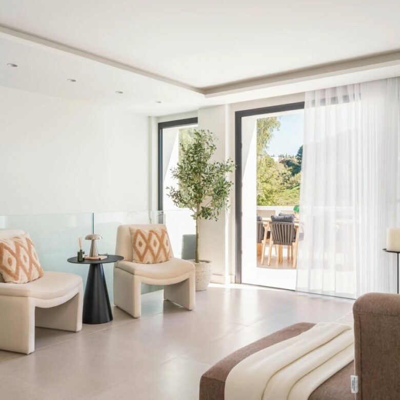 FOR SALE 🏡 New Andalusian-Style Villa with Guest Studio, Pool and Valley Views – La Cerquilla, Nueva Andalucía, Marbella 🇪🇸