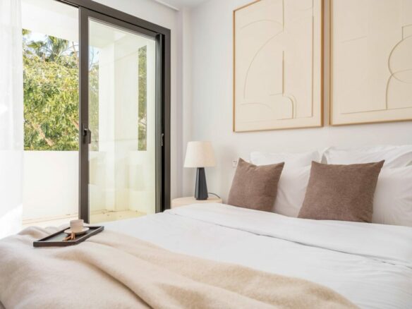 FOR SALE 🏡 New Andalusian-Style Villa with Guest Studio, Pool and Valley Views – La Cerquilla, Nueva Andalucía, Marbella 🇪🇸