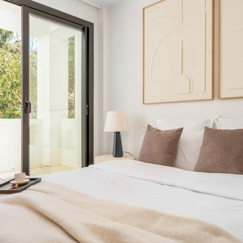 FOR SALE 🏡 New Andalusian-Style Villa with Guest Studio, Pool and Valley Views – La Cerquilla, Nueva Andalucía, Marbella 🇪🇸