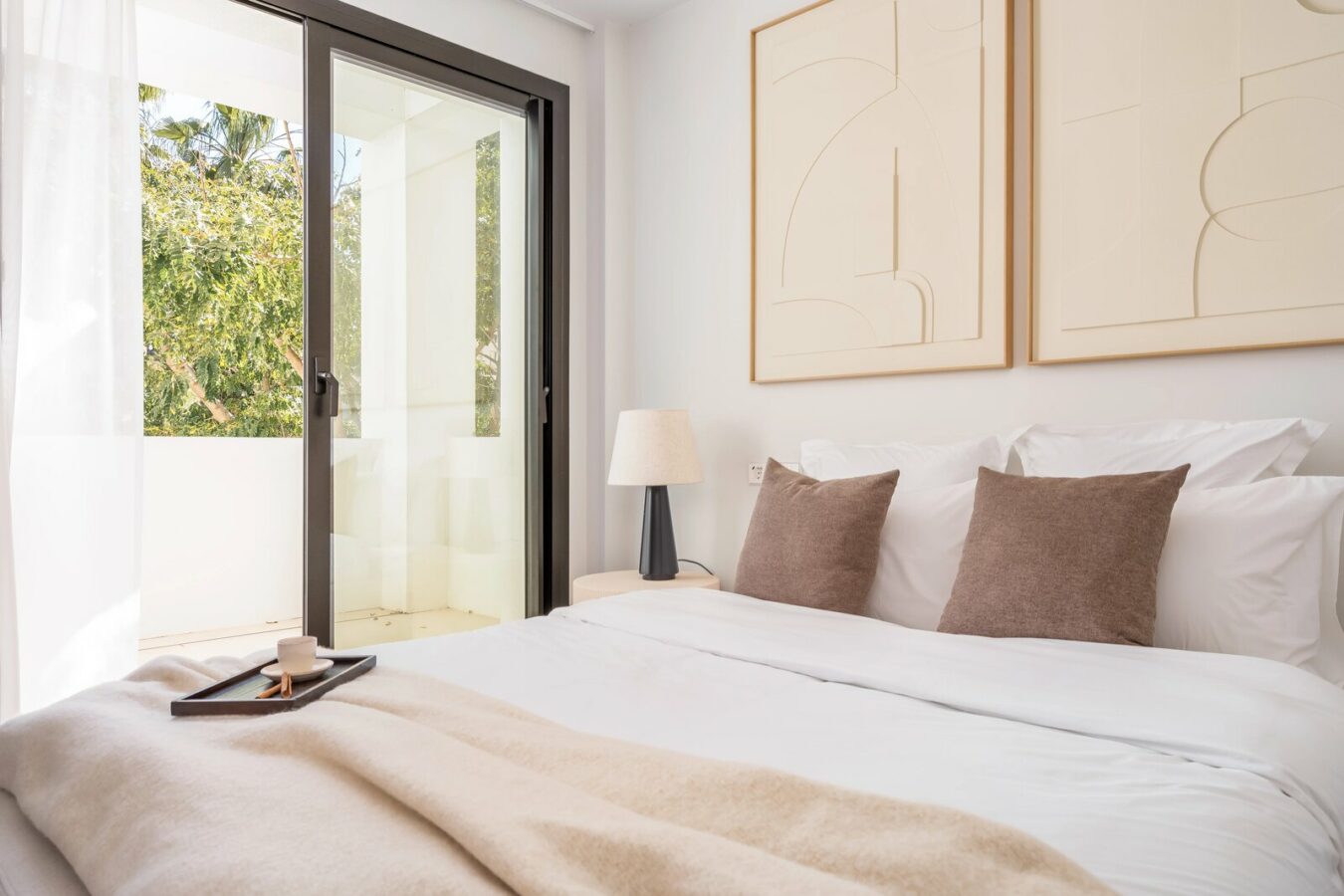 FOR SALE 🏡 New Andalusian-Style Villa with Guest Studio, Pool and Valley Views – La Cerquilla, Nueva Andalucía, Marbella 🇪🇸