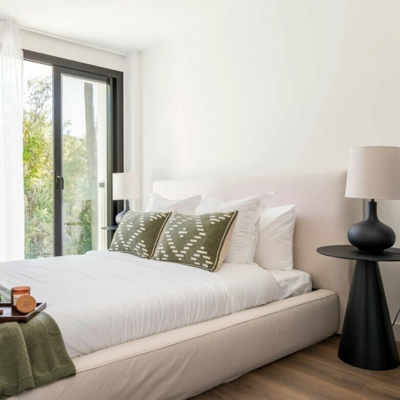 FOR SALE 🏡 New Andalusian-Style Villa with Guest Studio, Pool and Valley Views – La Cerquilla, Nueva Andalucía, Marbella 🇪🇸