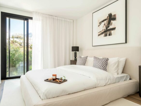 FOR SALE 🏡 New Andalusian-Style Villa with Guest Studio, Pool and Valley Views – La Cerquilla, Nueva Andalucía, Marbella 🇪🇸