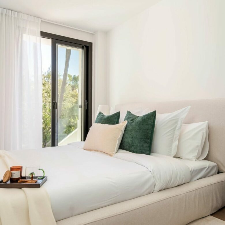 FOR SALE 🏡 New Andalusian-Style Villa with Guest Studio, Pool and Valley Views – La Cerquilla, Nueva Andalucía, Marbella 🇪🇸