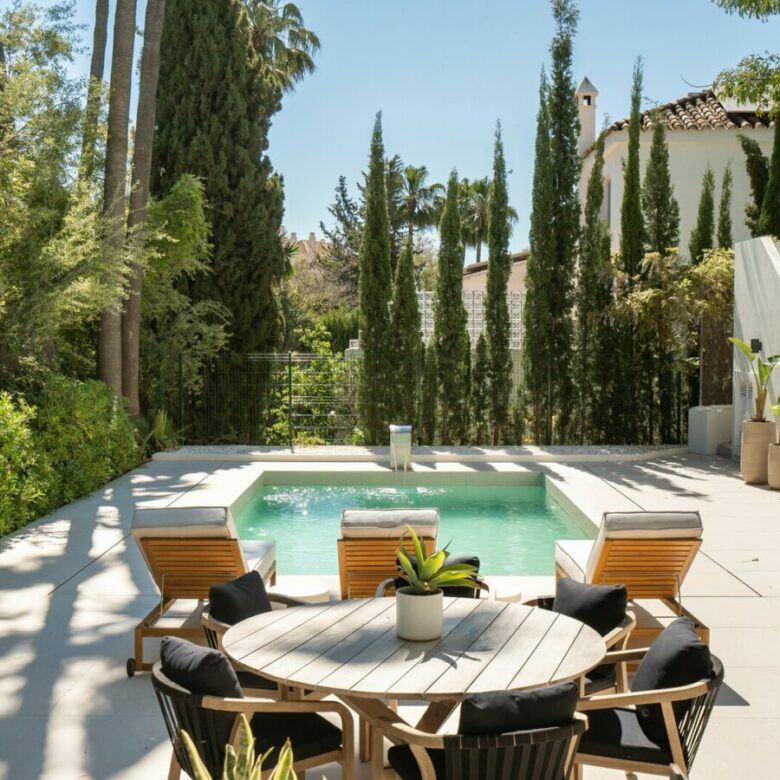 FOR SALE 🏡 New Andalusian-Style Villa with Guest Studio, Pool and Valley Views – La Cerquilla, Nueva Andalucía, Marbella 🇪🇸