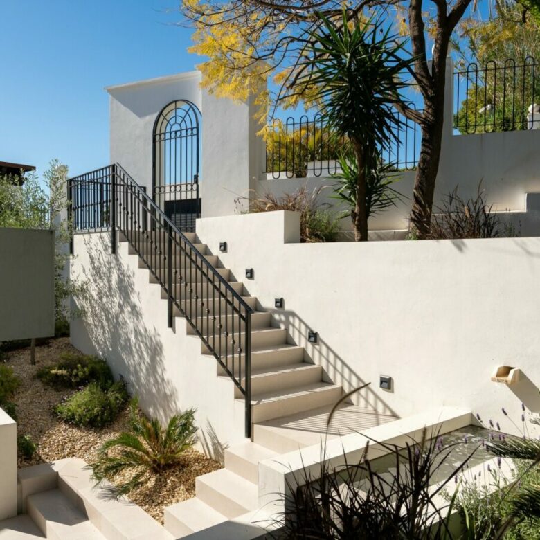 FOR SALE 🏡 New Andalusian-Style Villa with Guest Studio, Pool and Valley Views – La Cerquilla, Nueva Andalucía, Marbella 🇪🇸