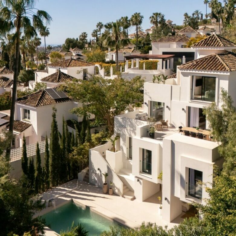 FOR SALE 🏡 New Andalusian-Style Villa with Guest Studio, Pool and Valley Views – La Cerquilla, Nueva Andalucía, Marbella 🇪🇸