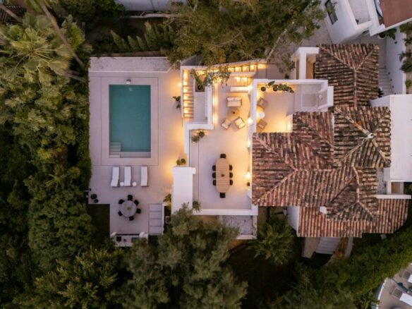 FOR SALE 🏡 New Andalusian-Style Villa with Guest Studio, Pool and Valley Views – La Cerquilla, Nueva Andalucía, Marbella 🇪🇸