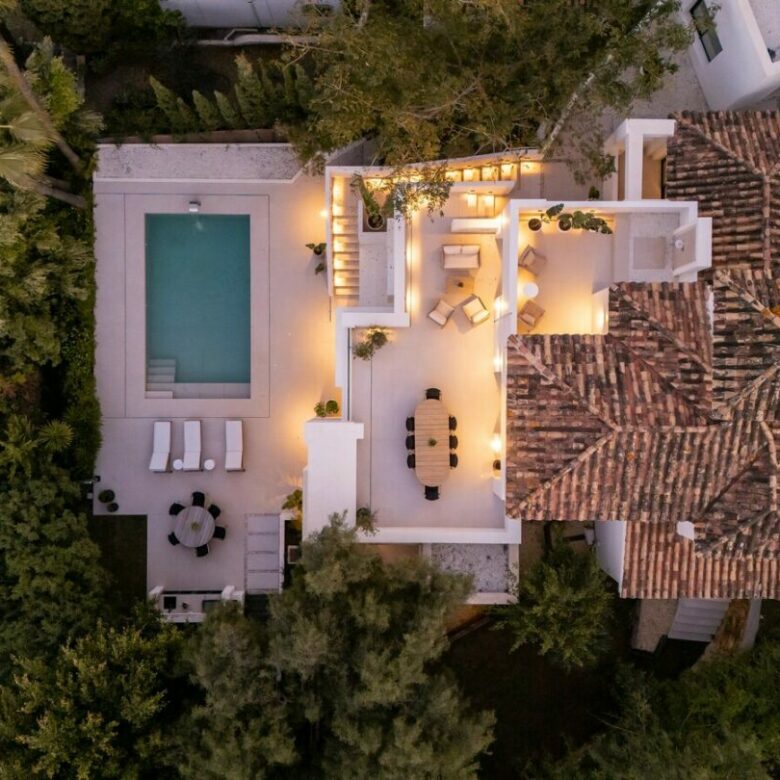 FOR SALE 🏡 New Andalusian-Style Villa with Guest Studio, Pool and Valley Views – La Cerquilla, Nueva Andalucía, Marbella 🇪🇸