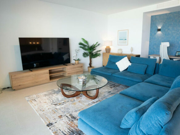 FOR SALE 🏡 Brand-New Furnished Three-Bedroom Apartment with Sea-View Terrace – Altos de los Monteros, Marbella East 🇪🇸