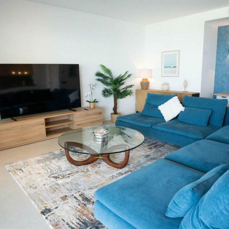 FOR SALE 🏡 Brand-New Furnished Three-Bedroom Apartment with Sea-View Terrace – Altos de los Monteros, Marbella East 🇪🇸