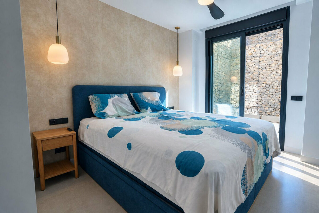 FOR SALE 🏡 Brand-New Furnished Three-Bedroom Apartment with Sea-View Terrace – Altos de los Monteros, Marbella East 🇪🇸