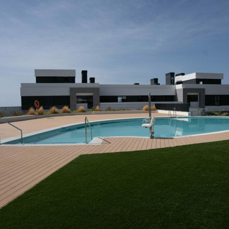 FOR SALE 🏡 Brand-New Furnished Three-Bedroom Apartment with Sea-View Terrace – Altos de los Monteros, Marbella East 🇪🇸