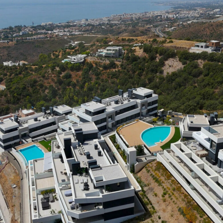 FOR SALE 🏡 Brand-New Furnished Three-Bedroom Apartment with Sea-View Terrace – Altos de los Monteros, Marbella East 🇪🇸