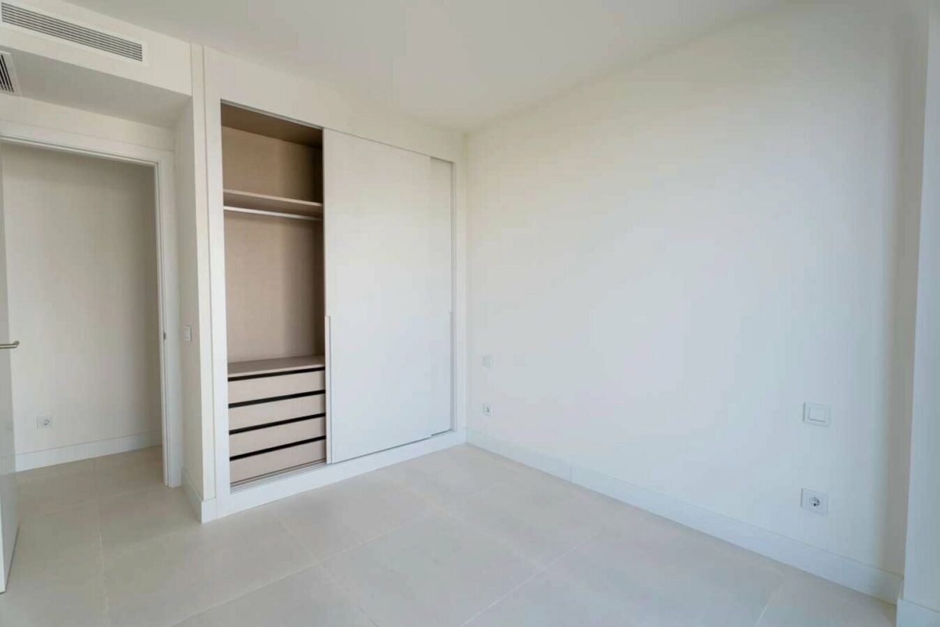 FOR SALE 🏡 New Two-Bedroom Apartment with Sea Views and Large Outdoor Space – Las Lomas del Higuerón, Fuengirola 🇪🇸