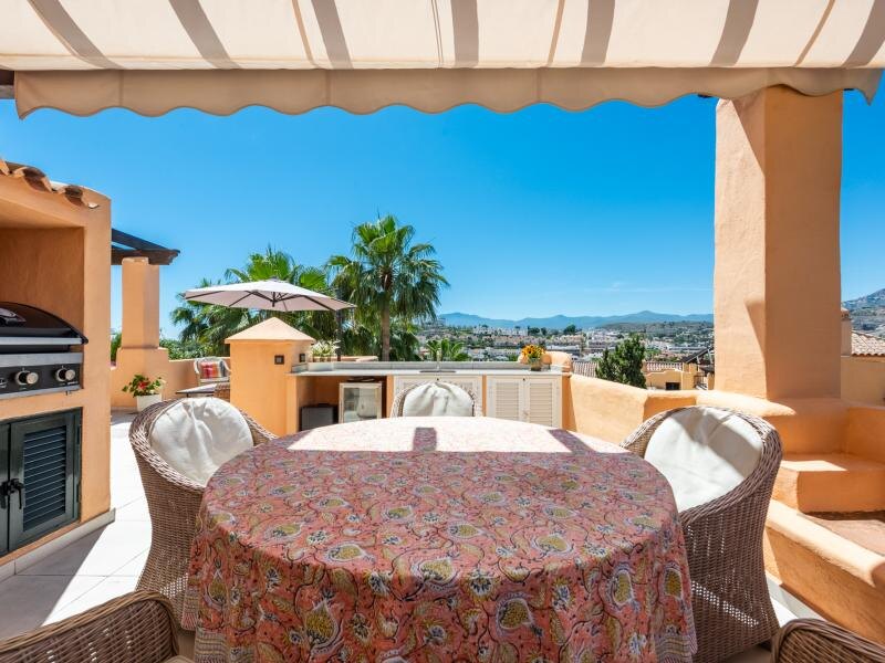 FOR SALE 🏡 Refurbished Duplex Penthouse with Jacuzzi, Sauna and 150 m² of Terraces – El Campanario, Estepona 🇪🇸