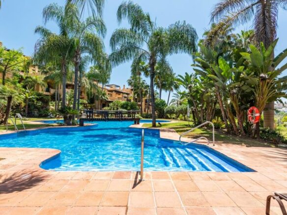 FOR SALE 🏡 Refurbished Duplex Penthouse with Jacuzzi, Sauna and 150 m² of Terraces – El Campanario, Estepona 🇪🇸