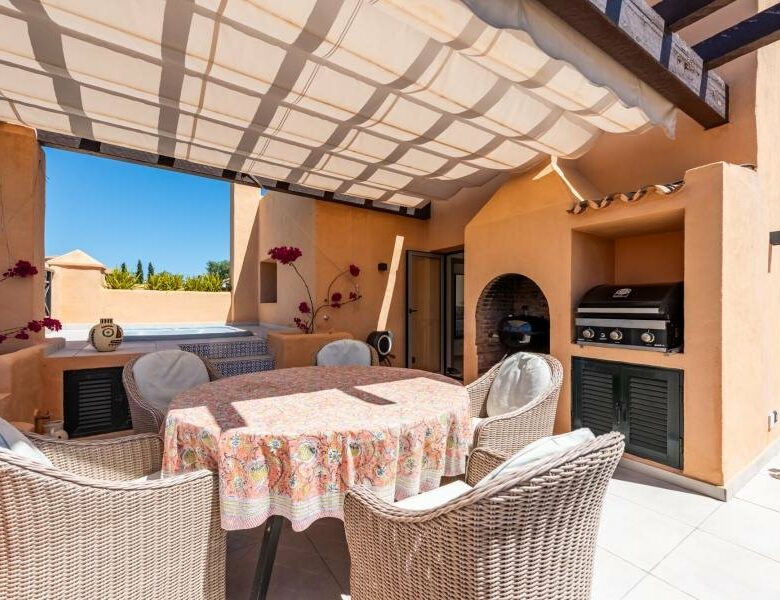 FOR SALE 🏡 Refurbished Duplex Penthouse with Jacuzzi, Sauna and 150 m² of Terraces – El Campanario, Estepona 🇪🇸