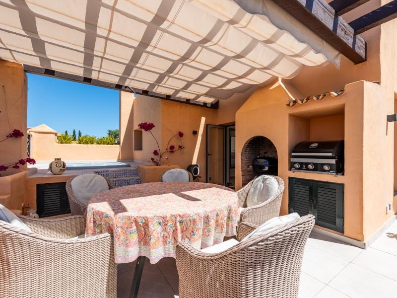 FOR SALE 🏡 Refurbished Duplex Penthouse with Jacuzzi, Sauna and 150 m² of Terraces – El Campanario, Estepona 🇪🇸