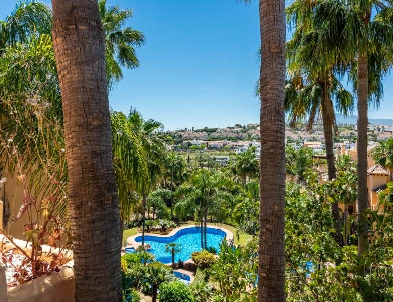 FOR SALE 🏡 Refurbished Duplex Penthouse with Jacuzzi, Sauna and 150 m² of Terraces – El Campanario, Estepona 🇪🇸