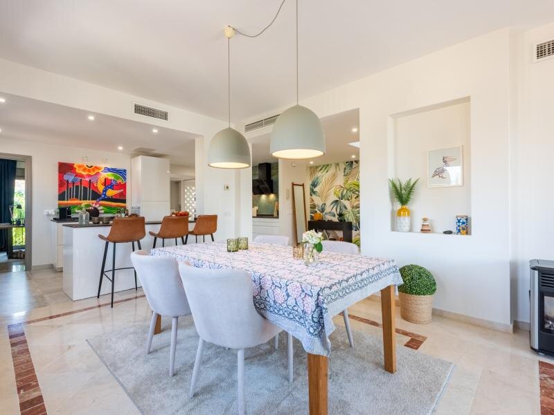 FOR SALE 🏡 Refurbished Duplex Penthouse with Jacuzzi, Sauna and 150 m² of Terraces – El Campanario, Estepona 🇪🇸