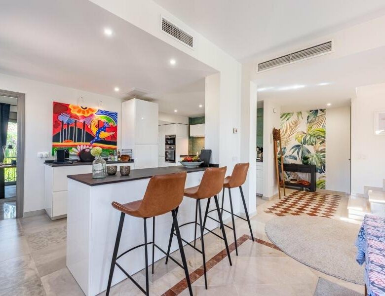 FOR SALE 🏡 Refurbished Duplex Penthouse with Jacuzzi, Sauna and 150 m² of Terraces – El Campanario, Estepona 🇪🇸