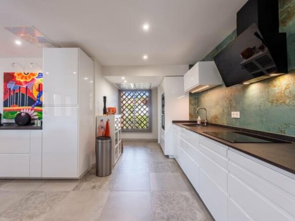 FOR SALE 🏡 Refurbished Duplex Penthouse with Jacuzzi, Sauna and 150 m² of Terraces – El Campanario, Estepona 🇪🇸