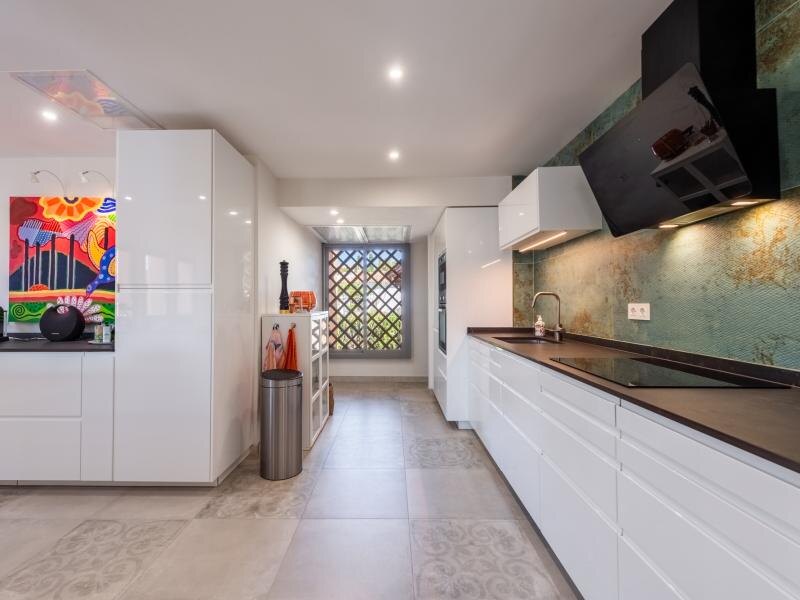 FOR SALE 🏡 Refurbished Duplex Penthouse with Jacuzzi, Sauna and 150 m² of Terraces – El Campanario, Estepona 🇪🇸