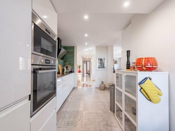FOR SALE 🏡 Refurbished Duplex Penthouse with Jacuzzi, Sauna and 150 m² of Terraces – El Campanario, Estepona 🇪🇸