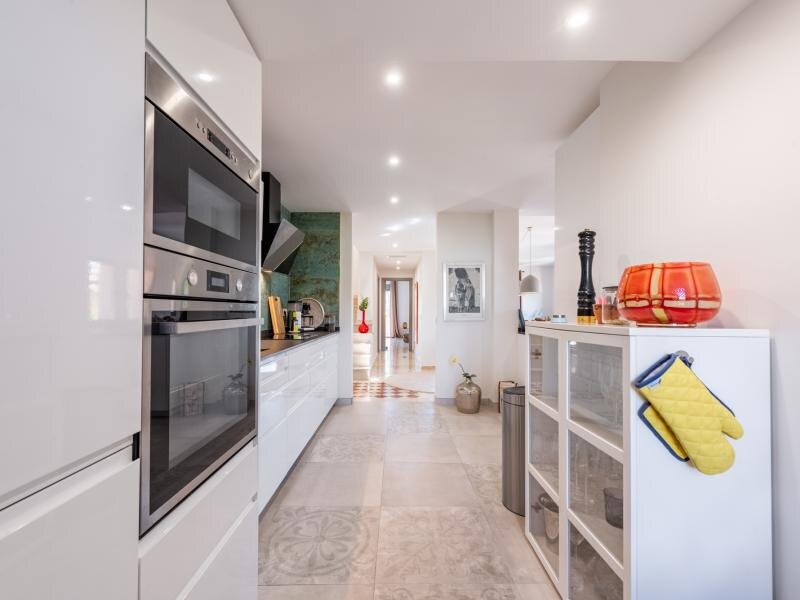 FOR SALE 🏡 Refurbished Duplex Penthouse with Jacuzzi, Sauna and 150 m² of Terraces – El Campanario, Estepona 🇪🇸