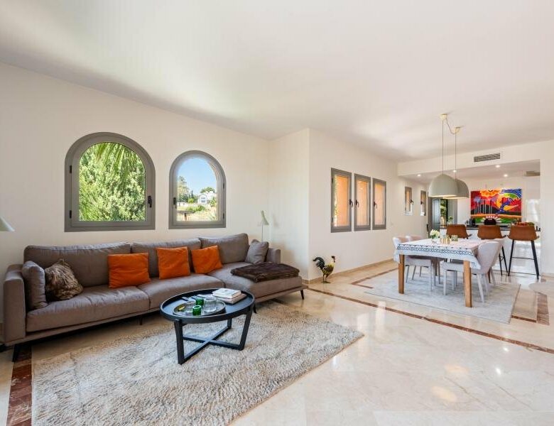 FOR SALE 🏡 Refurbished Duplex Penthouse with Jacuzzi, Sauna and 150 m² of Terraces – El Campanario, Estepona 🇪🇸