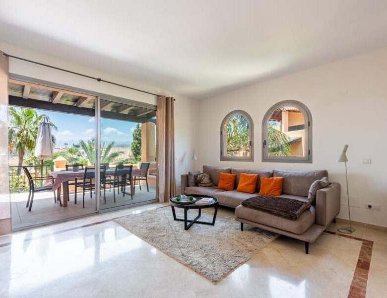 FOR SALE 🏡 Refurbished Duplex Penthouse with Jacuzzi, Sauna and 150 m² of Terraces – El Campanario, Estepona 🇪🇸