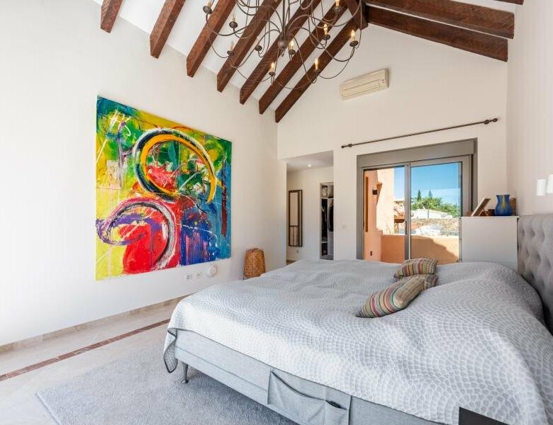 FOR SALE 🏡 Refurbished Duplex Penthouse with Jacuzzi, Sauna and 150 m² of Terraces – El Campanario, Estepona 🇪🇸