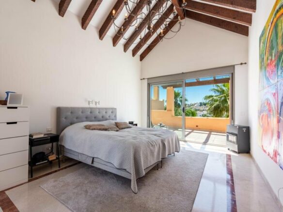 FOR SALE 🏡 Refurbished Duplex Penthouse with Jacuzzi, Sauna and 150 m² of Terraces – El Campanario, Estepona 🇪🇸