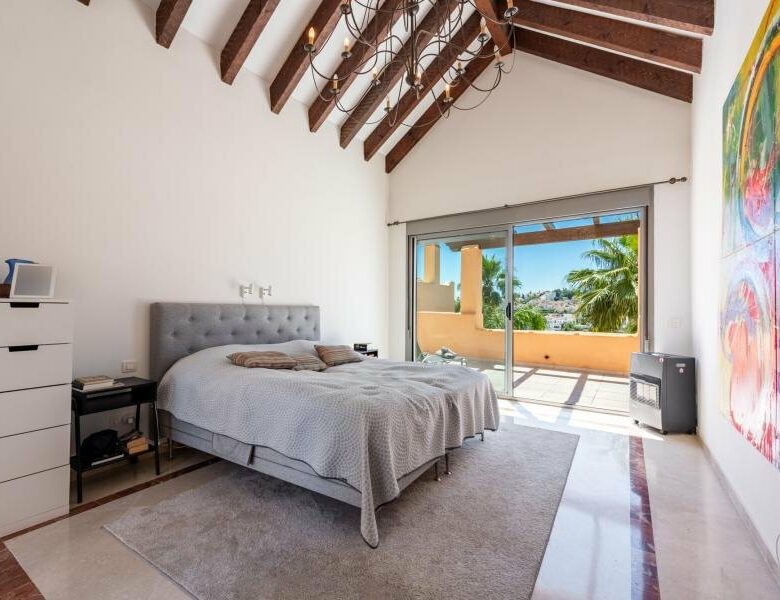 FOR SALE 🏡 Refurbished Duplex Penthouse with Jacuzzi, Sauna and 150 m² of Terraces – El Campanario, Estepona 🇪🇸
