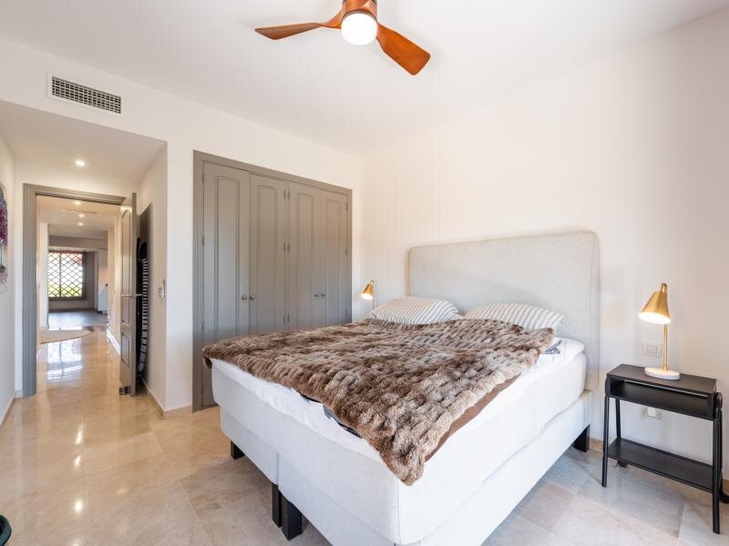 FOR SALE 🏡 Refurbished Duplex Penthouse with Jacuzzi, Sauna and 150 m² of Terraces – El Campanario, Estepona 🇪🇸