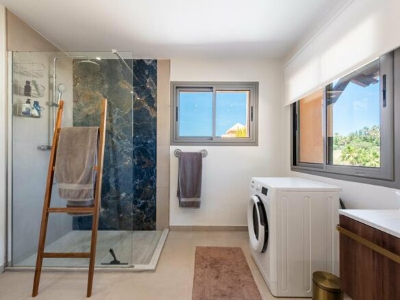 FOR SALE 🏡 Refurbished Duplex Penthouse with Jacuzzi, Sauna and 150 m² of Terraces – El Campanario, Estepona 🇪🇸