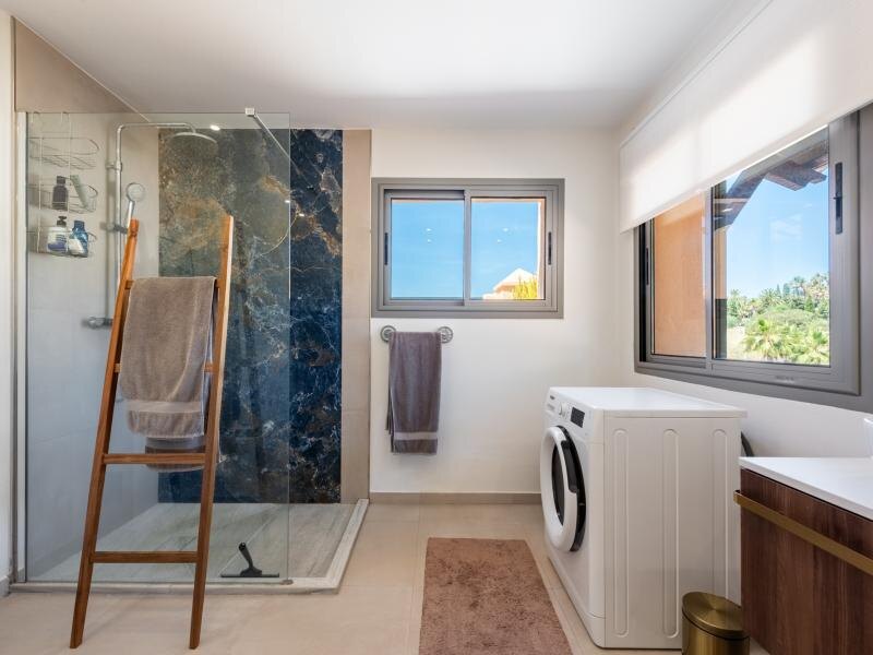 FOR SALE 🏡 Refurbished Duplex Penthouse with Jacuzzi, Sauna and 150 m² of Terraces – El Campanario, Estepona 🇪🇸
