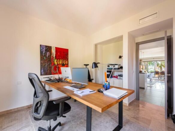 FOR SALE 🏡 Refurbished Duplex Penthouse with Jacuzzi, Sauna and 150 m² of Terraces – El Campanario, Estepona 🇪🇸