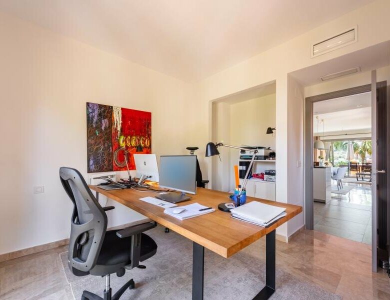FOR SALE 🏡 Refurbished Duplex Penthouse with Jacuzzi, Sauna and 150 m² of Terraces – El Campanario, Estepona 🇪🇸