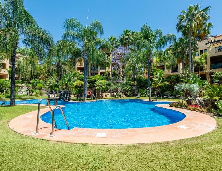 FOR SALE 🏡 Refurbished Duplex Penthouse with Jacuzzi, Sauna and 150 m² of Terraces – El Campanario, Estepona 🇪🇸